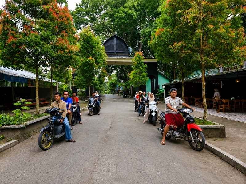 Perjalanan ke Air terjun Benang Kelambu