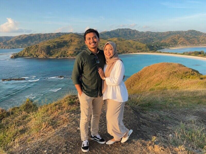 Reza dan Putri berwisata di Bukit Merese Lombok