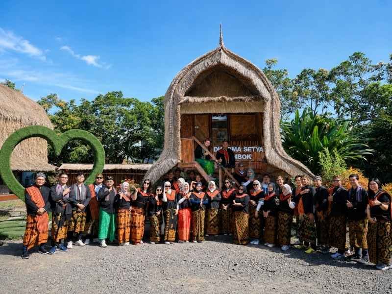Wisata desa Sukarara Lombok