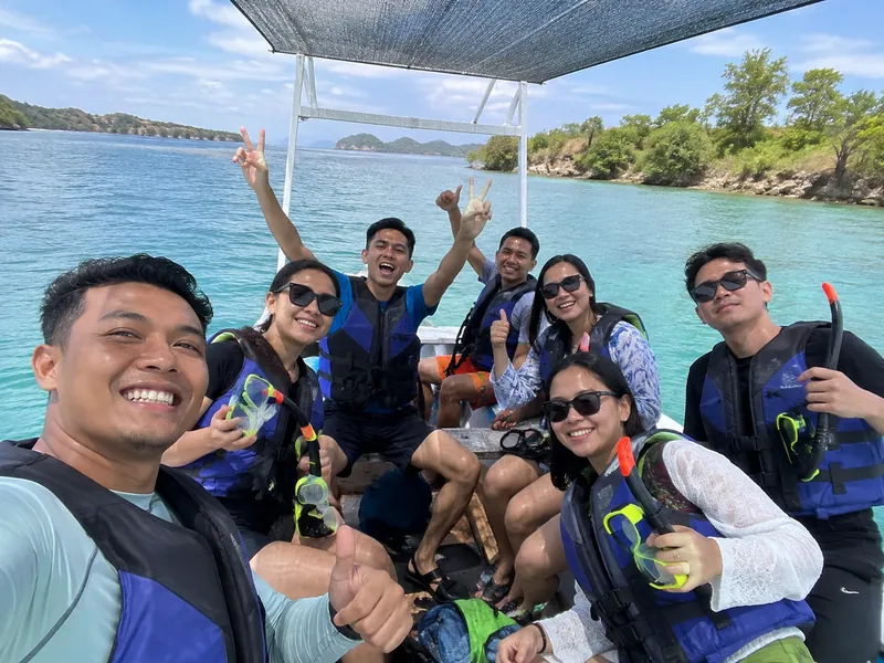 Samuel jonathan island hopping