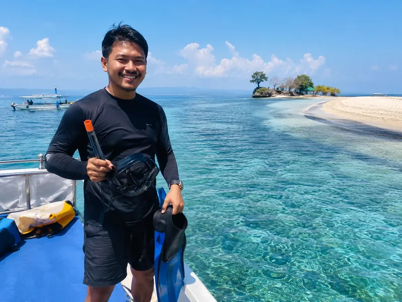 petualangan snorkeling di laut gili